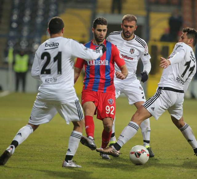 Ziraat Türkiye Kupası C Grubu 5. hafta maçında Beşiktaş, deplasmanda PTT 1. Lig ekiplerinden Kardemir Karabükspor'u 2-0 mağlup oldu.